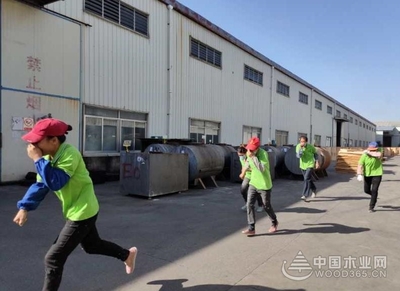 筑牢安全防線(xiàn) 明源木業(yè)全員消防應(yīng)急演練培訓(xùn)活動(dòng)圓滿(mǎn)落幕